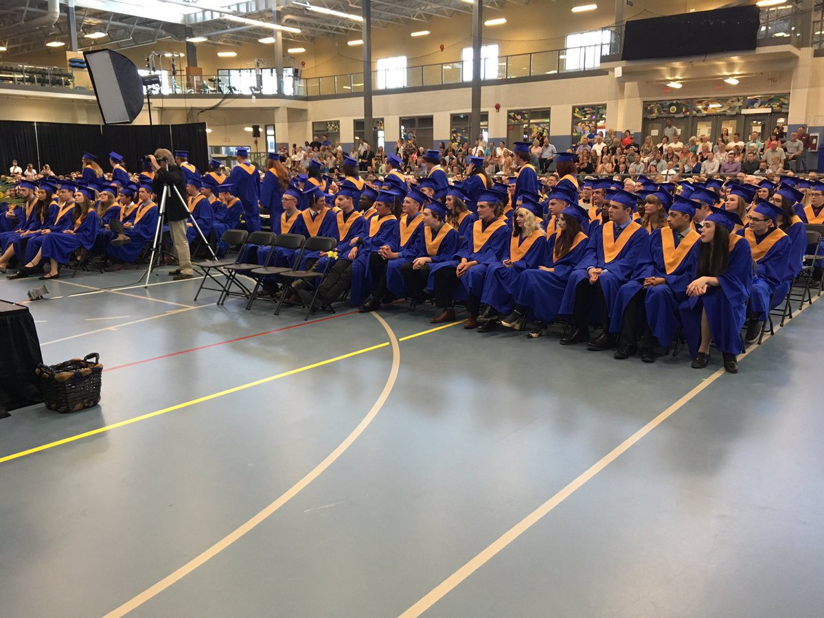 Airdrie_Echo's tweet photo. Congratulations to all the @BCHSChargers graduates who walked the stage today. https://t.co/pXhJHDj4Ab