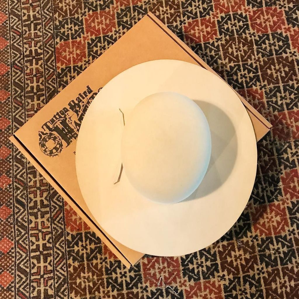 tattonbaird's tweet photo. Nice profile.
.
#tattonbaird #semperbiretum #opencrown #bighat #handmadeinutah https://t.co/cXnNqVinO3 https://t.co/ZCiasgsEs3
