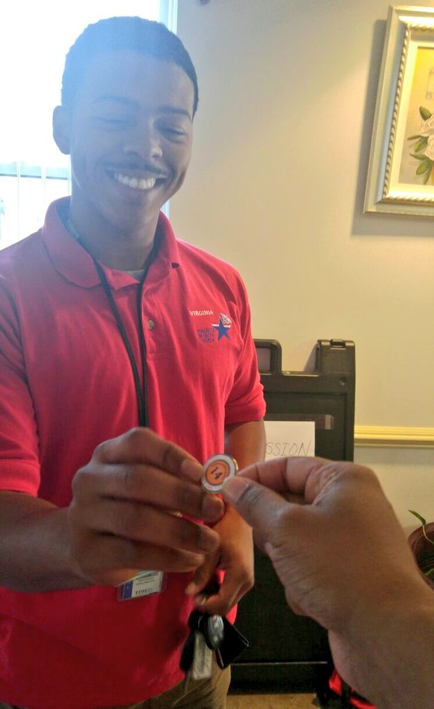 Osubi_C's tweet image. I had the honor of pinning two VSU Trojan Alums tonight, Klinaya C/O 2015 and Caron C/O 2016 #VSUisEverywhere #VSUTrojanPride  #VSULove #VSU