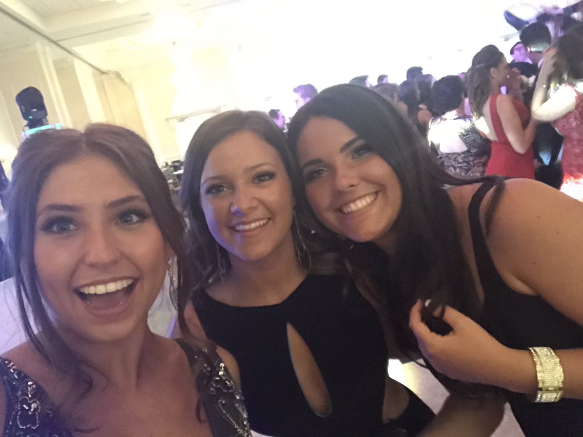 JessicaNonny's tweet photo. #othsprom2017 https://t.co/f3TAMQkyq0