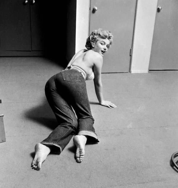LEVIS's tweet photo. Classic, then and now. Happy birthday to the iconic Marilyn Monroe. https://t.co/AEKJaKjykL