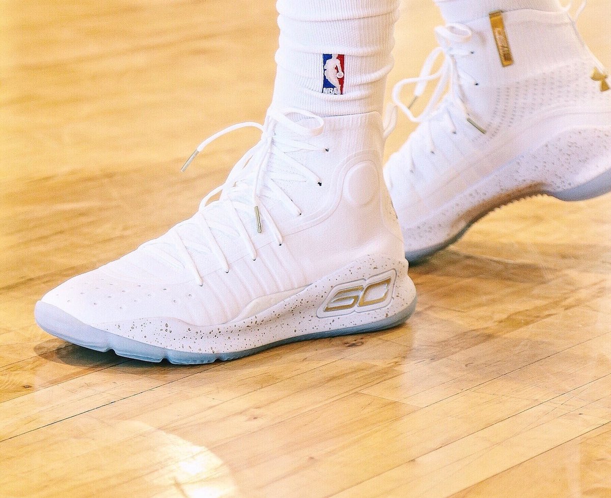 SLAMonline's tweet photo. Curry 4 🔥🔥🔥🔥(via @NickDePaula) https://t.co/WJpQI7bKU2