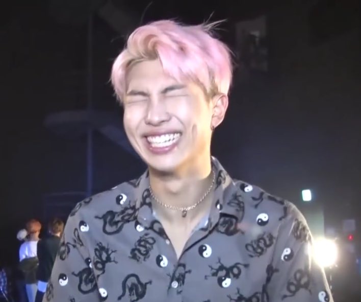 rkivemarie's tweet photo. his pink hair his smile those dimples is what i need in my life https://t.co/yUgza8XwKl