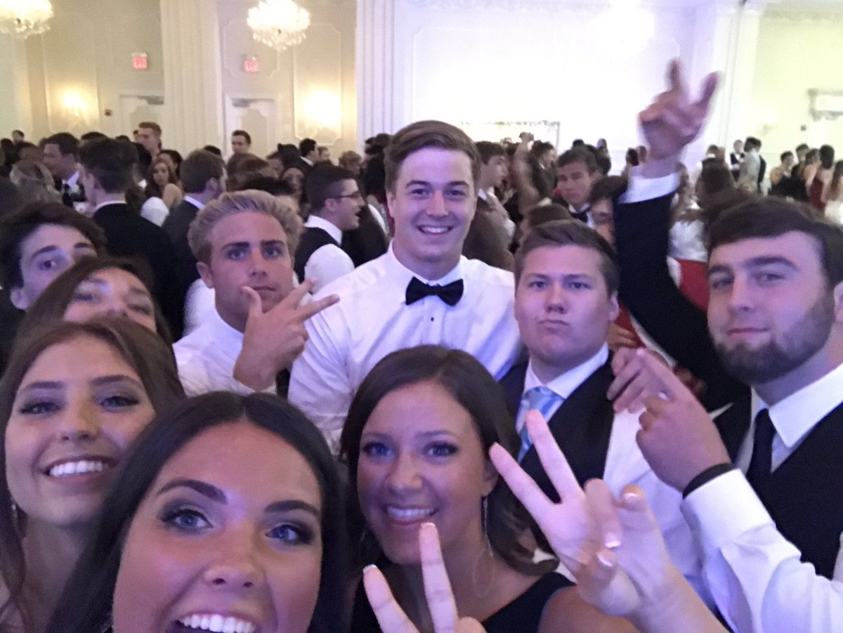 tylerosemary4's tweet photo. #OTHSPROM2017 https://t.co/IDh85xLxVl