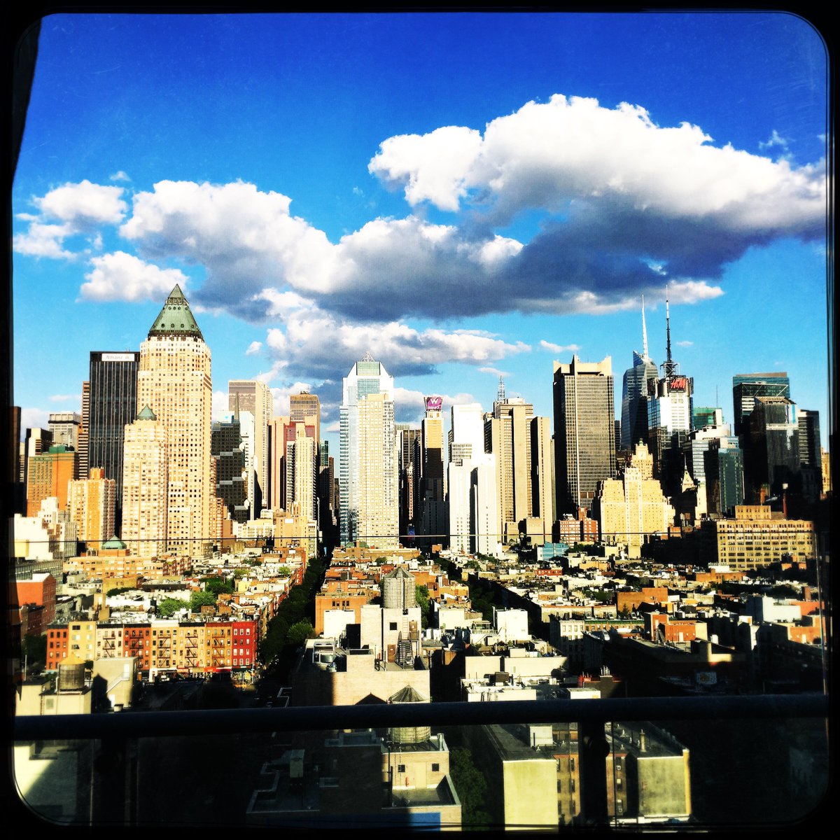 Killer view from the <a href="/AmazonPub/">Amazon Publishing</a> #BEA party! #SummerReading #Cocktails @andreasomberg <a href="/harveyklinger/">Harvey Klinger</a>