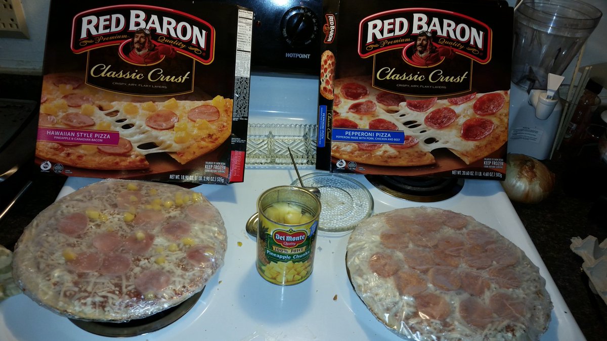 Aly_Kat85's tweet photo. @redbaronpizza shitty comparison for us Hawaiian Pizza lovers compared to Pepperoni Pizza, lucky I have extra pineapple at home. https://t.co/VSwC1agxS2
