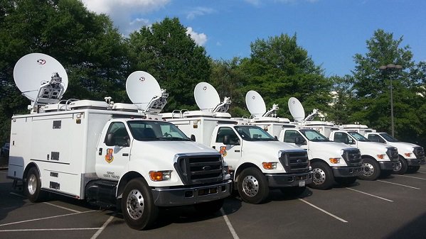 marceloclaure's tweet photo. #HurricaneSeason is HERE and the @Sprint network team is ready to keep you connected! https://t.co/ELWPPbsDWz https://t.co/KFzF5kLsQu