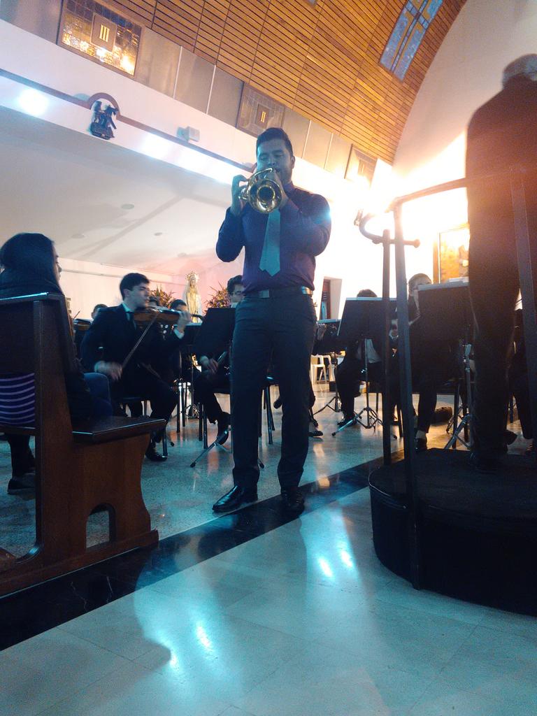 mbcomunicadores's tweet photo. La orquesta filarmonics juvenil de Bogotá Se esta presentando en la parroquia de San Manuel Morales https://t.co/4qXXqa4Hfg