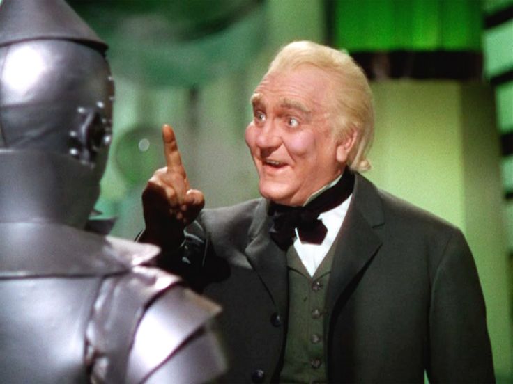 ClassicMovieHub's tweet photo. Remember my sentimental friend that a heart is not judged by how much u love but by how much u are loved by others-Frank Morgan Wizard of Oz https://t.co/txQas1t50Q