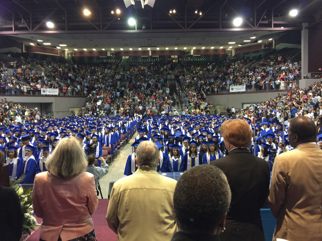 drlindarodz's tweet photo. Congratulations Aldine High School Graduates .@AldineISD @aldineband @AldineSenior https://t.co/sJKdEOF5sa