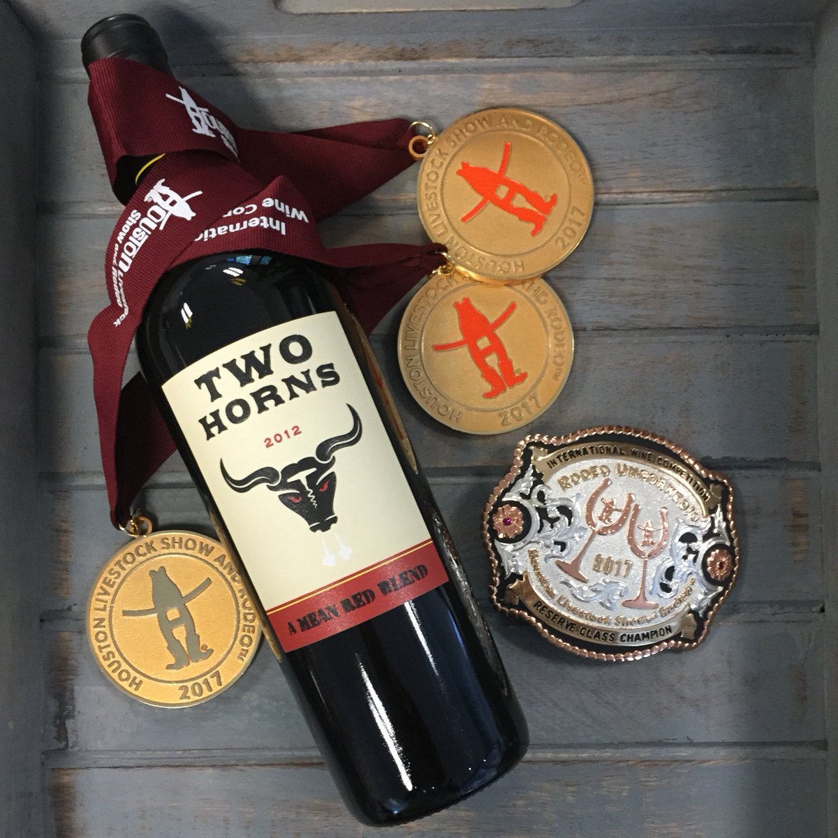 TwoHornsWine's tweet photo. Feeling Swanky with all this Bling!
#BeBold
#GoldMedal
#BeltBuckle
#cowboys
#bullriders
@RODEOHOUSTON 
Find it: https://t.co/fXNmKqKmHm https://t.co/pRDMRT8HYF