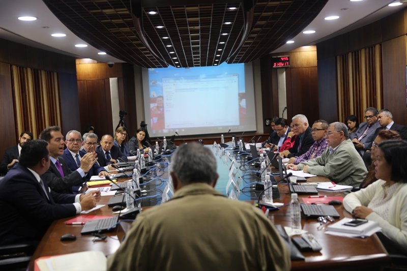 PDVSA's tweet photo. 📌🇻🇪¡Venezuela Productiva!

Motor Hidrocarburos evaluó avances de proyectos de empresas entre CVP y @fedeindustria https://t.co/0MLnbFkGEP