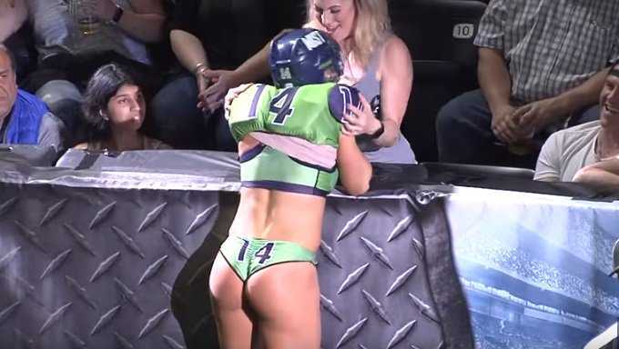 TerezOwens's tweet photo. #ICYMI: The Most Memorable Touchdown Celebration in Lingerie League History #brumski https://t.co/SiG8IA3kjP … https://t.co/BFkbmWkeid