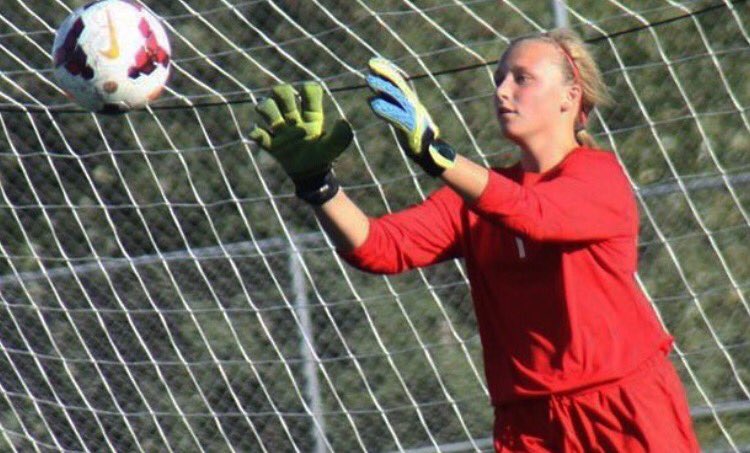 pl_intramural's tweet photo. Prospect: alyssa hough
Position: goal keeper
Strengths: bench presses 295
Weakness: outside mid &amp; butterflies https://t.co/SLDd0a7MpB