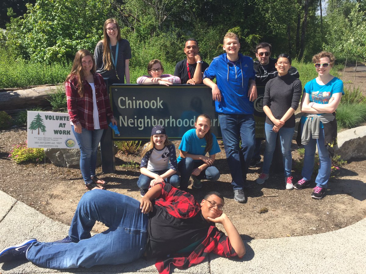 GEARUPShults's tweet photo. One last volunteer project w/ the 2017 HEROs and friends. Luckily we have some great Storm youngsters ready to take the torch https://t.co/UfUzBwbGnr
