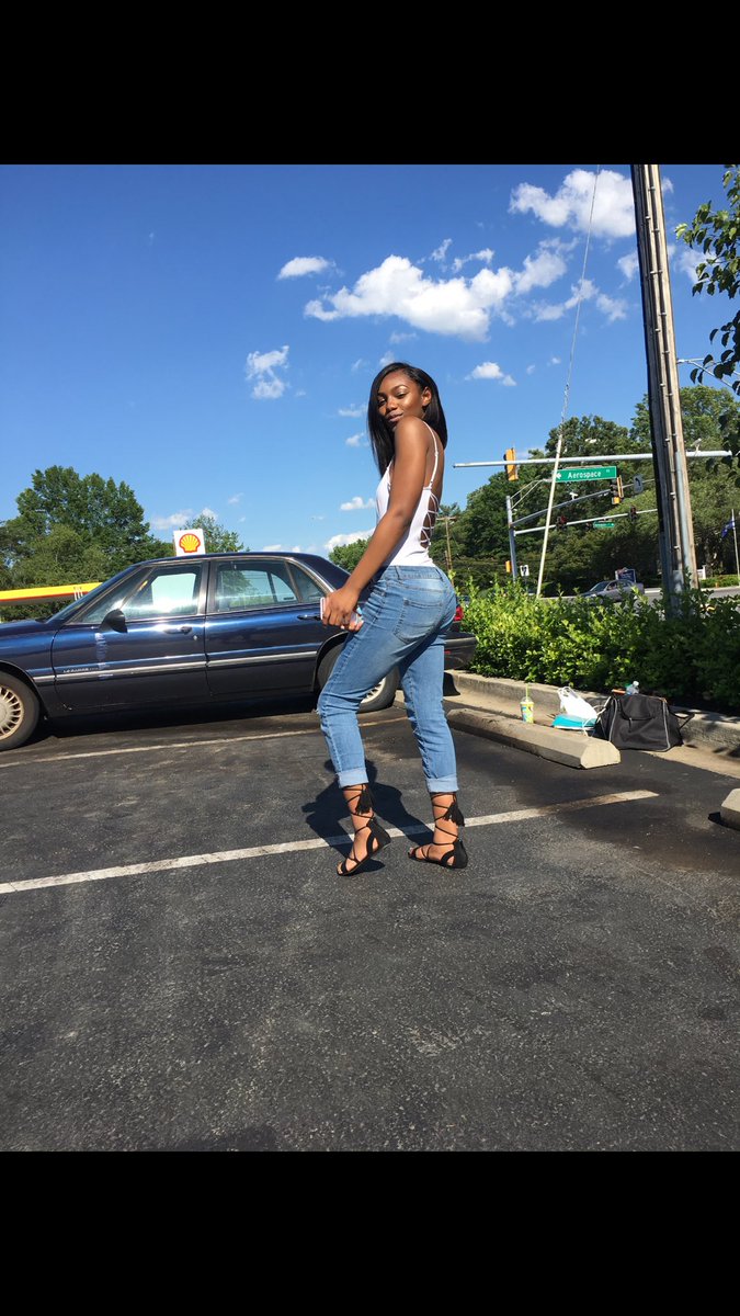 yooshaay_'s tweet photo. i get why they hating ❄️ https://t.co/Gxx1qKzeCf