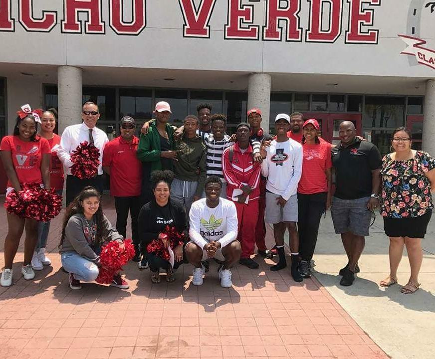 RVHS_Mustangs's tweet photo. Big farewell from cheer! Track is on their way to Fresno for the CIF State meet! #speedfreaks https://t.co/EoavuoXcgU