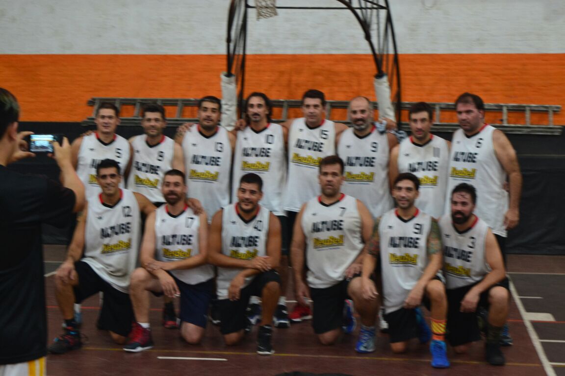 5inicialoeste's tweet photo. Atlético Boulogne A vs Altube - Primera B +35 FeBAMBa
https://t.co/6sNnyug74I
@AltubeBasquet @BasquetBoulogne https://t.co/bWP3DRikvc
