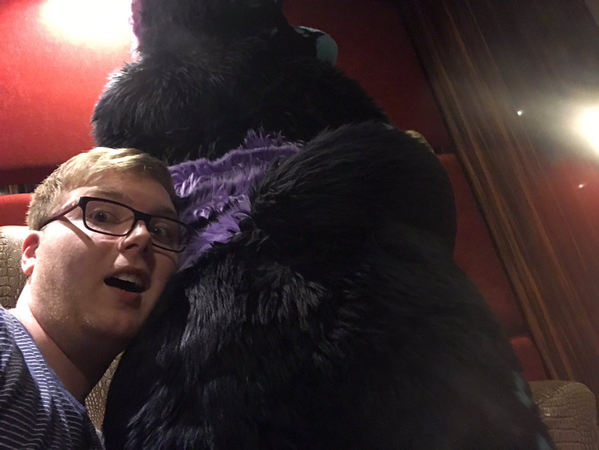 The_Sass_Hole's tweet photo. BiggestLittleAssCon #buttselfies pt 3 https://t.co/a8JXpAVo2T