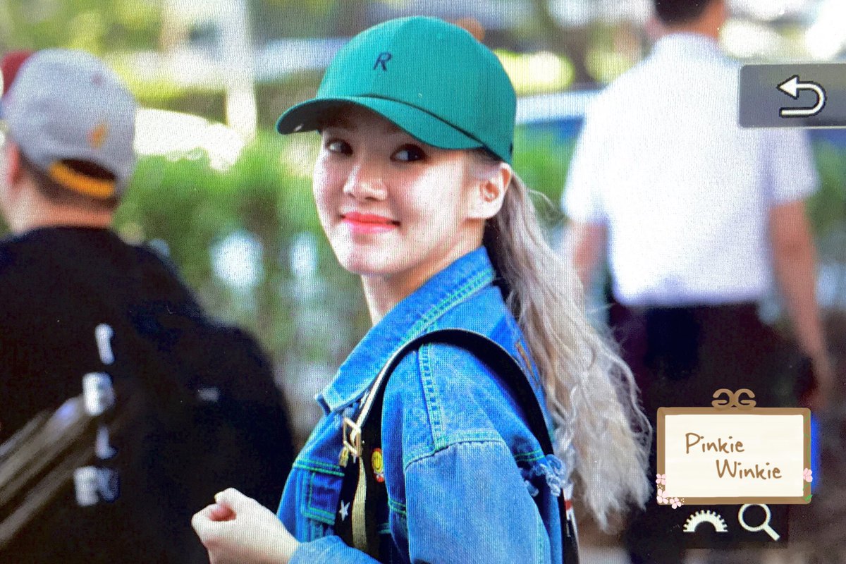  [PIC][01-06-2017]Hình ảnh mới nhất từ chuỗi hoạt động quảng bá cho "WANNA BE" của HyoYeon DBRzvBTUwAET91V