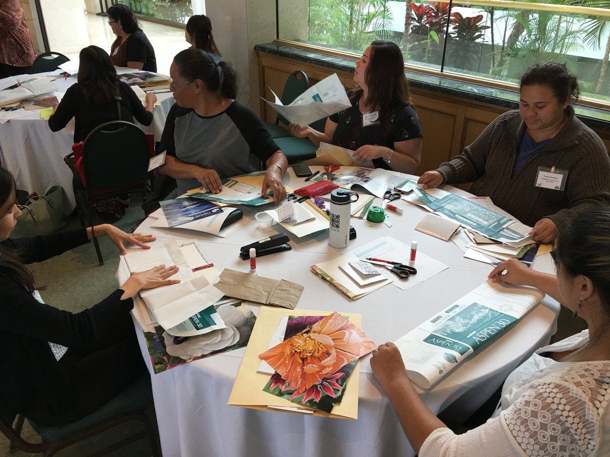 ReadToMeIntl's tweet photo. Hands on learning at 
#RTMConference2017 #EngagingEveryChild https://t.co/ikya6OrVwM