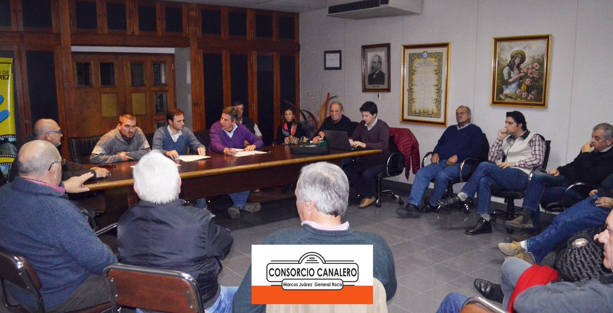 CanaleroMJGR's tweet photo. Esta noche #MsJz el Dir. de RRHH del @MinAAySP @JPBrarda participó de reunión del Consorcio c productores de Cuenca Garione. En breve VIDEO https://t.co/JiXQgg1Xrf