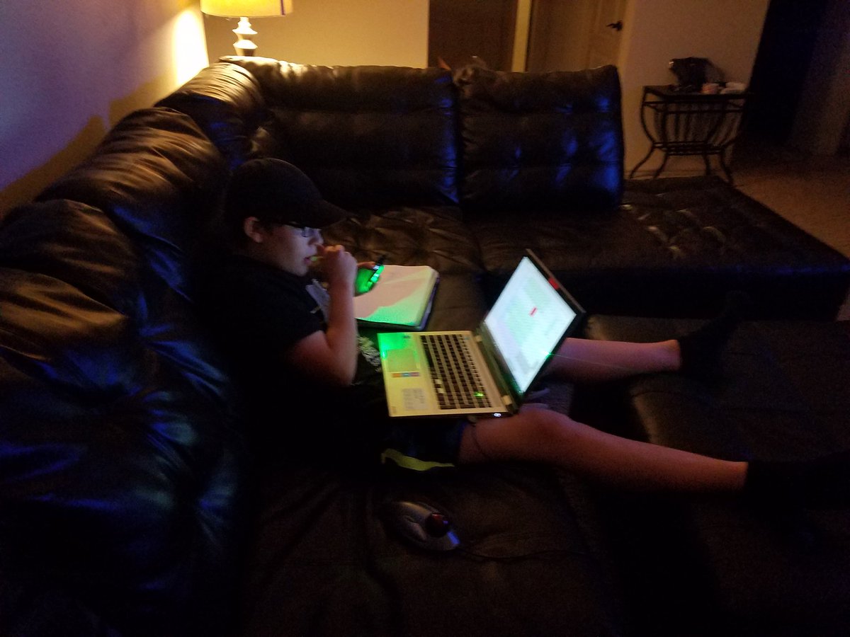 blakdayz's tweet image. Brought an extra badge home for my son to do the competition, he is finishing up level 3. Thanks again @SyScan360  for the xtra #badge