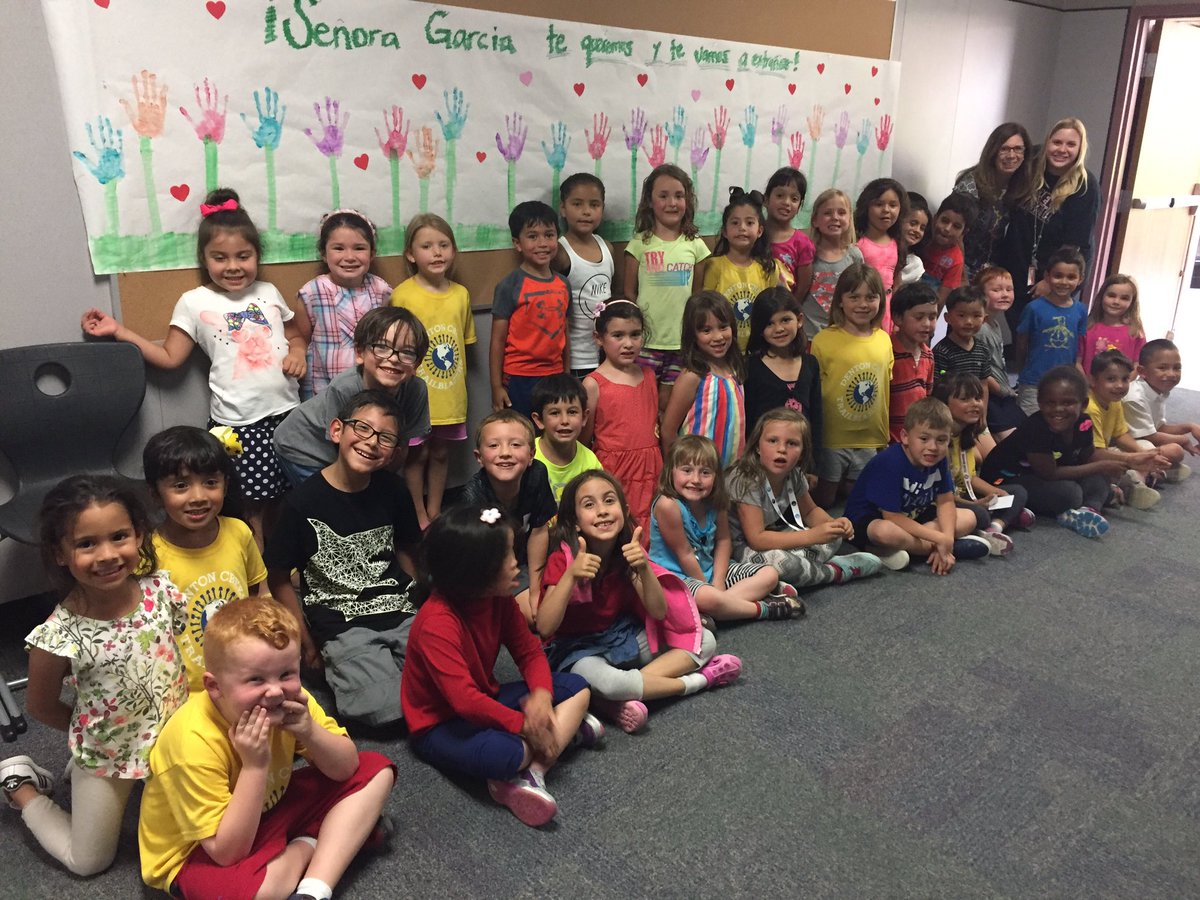 cop_garcia's tweet photo. @mabelvillaescus @CERMICV @UCV_es Love, love, love my k4 &amp; k3 learners &amp; partner DCEtrailblazers gracias for a great year @DCEtrailblazers https://t.co/PO3lxDA4IZ