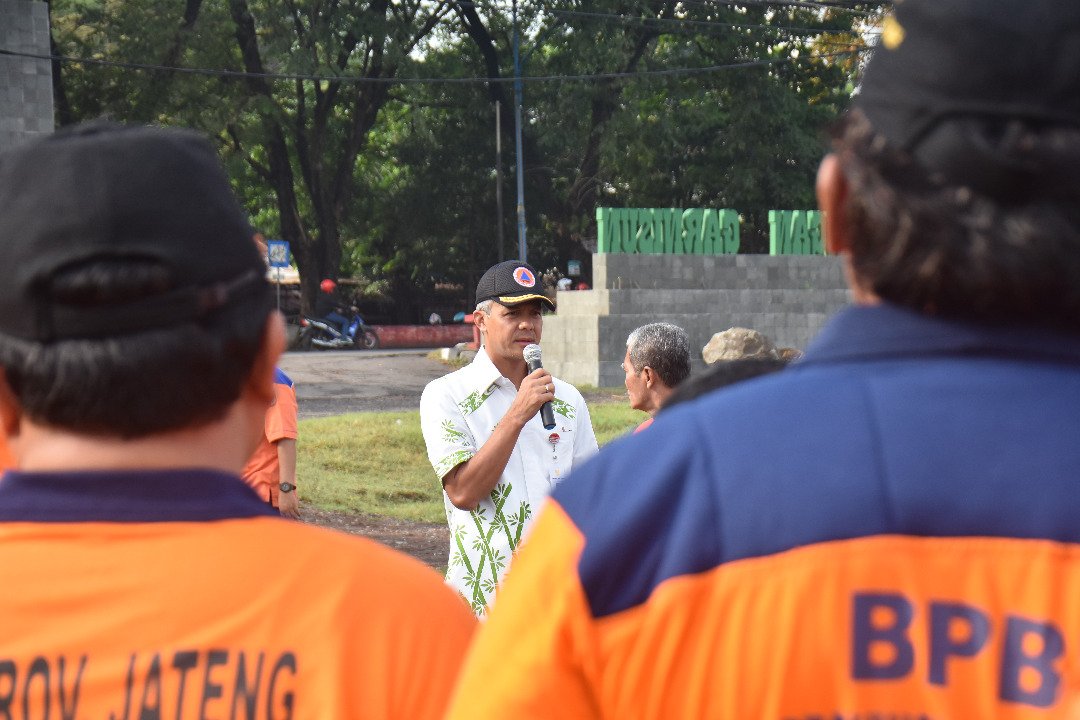 humasjateng's tweet photo. Kita hrs semkin bereaksi cepat tp tdk grusa-grusu,orng yg akn kita tolong itu dlm kondisi tegang,sedih &amp; mnjaga perasaan mrk mjd hal penting https://t.co/QgLzFkFEkW