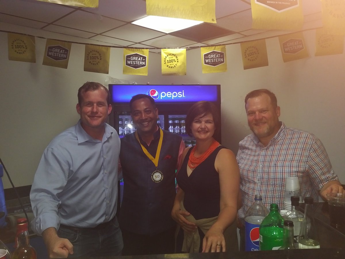 WotherspoonT's tweet photo. Tending bar w MLAs @Carla4Lakeview &amp; Warren McCall at India Pav. 

Slinging ice cold Kingfishers &amp; Mango Lassi!

@RMCMosaic #Mosaic2017 https://t.co/W9Hd5651mL