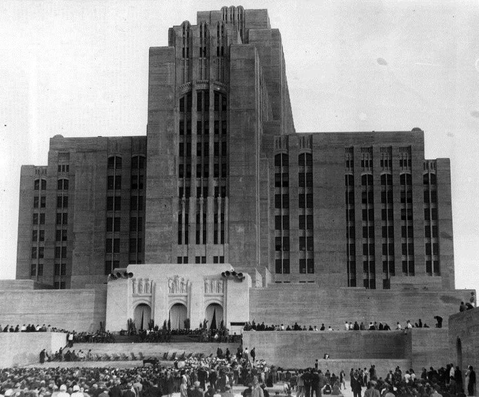 EarlyLosAngeles's tweet photo. (1932) Opening ceremonies of the newly built Art Deco style Los Angeles County General Hospital located at 1200 N. State Street in East L.A. https://t.co/ubuZCASt5z