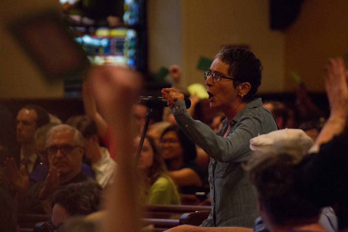 mgcandelori's tweet photo. More from @TuesdaysToomey #ToomeyTownHall tonight, see all pics at https://t.co/Ny7ks1gsgW and contact me to license https://t.co/2BNO5z78uN