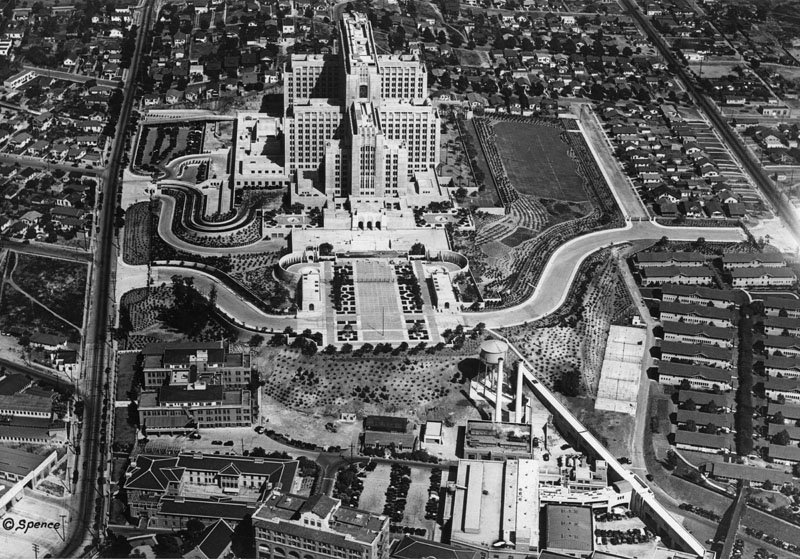 EarlyLosAngeles's tweet photo. (1932) Aerial view of East Los Angeles &amp; Boyle Heights neighborhoods revealing the Art Deco Los Angeles County General Hospital. https://t.co/Yw9BGMXrFR