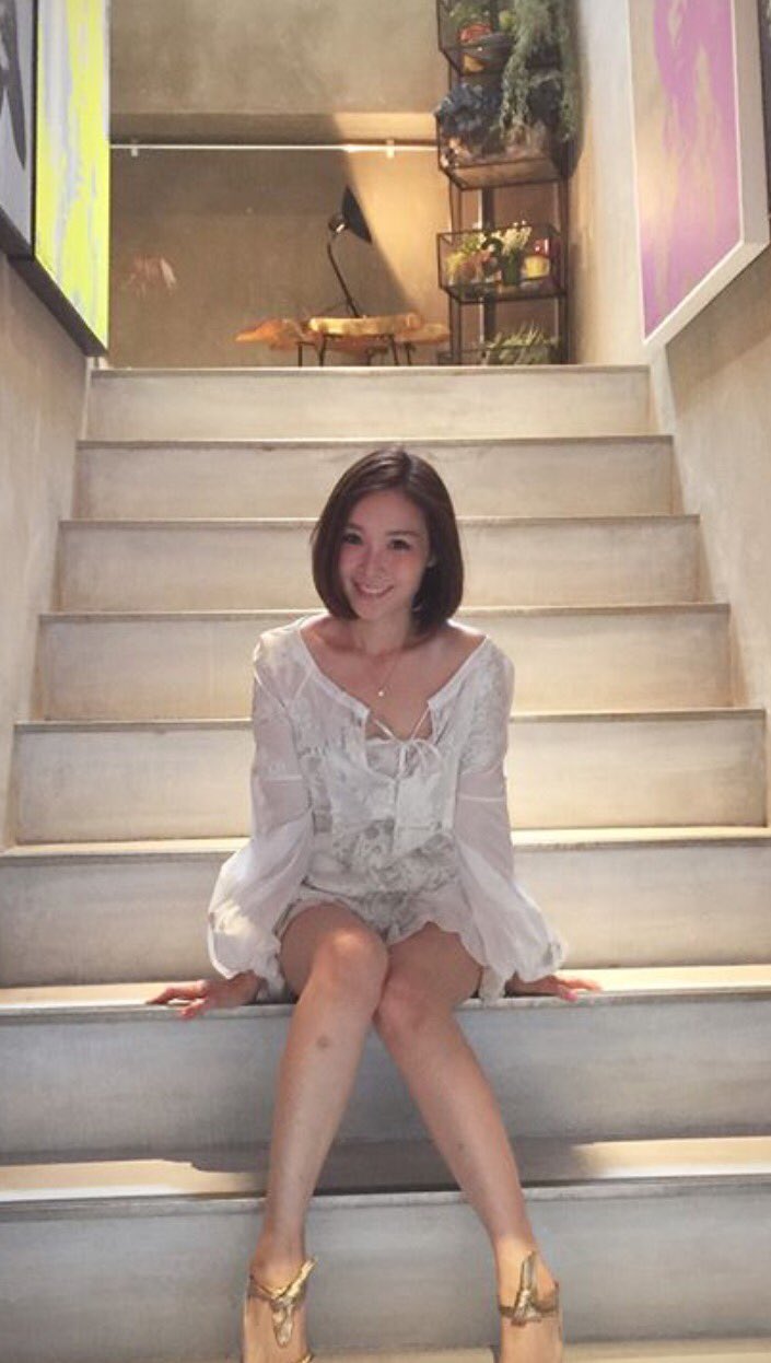 うーたそඞ昇降機右側 りかちゃんインスタ写真いっぱいありがとう 可愛いーーーー 待ち受けどれにしようかな 相変わらず美脚だなぁ 憧れる 垣内りか 愛内里菜 T Co 1azthkcdrg Twitter