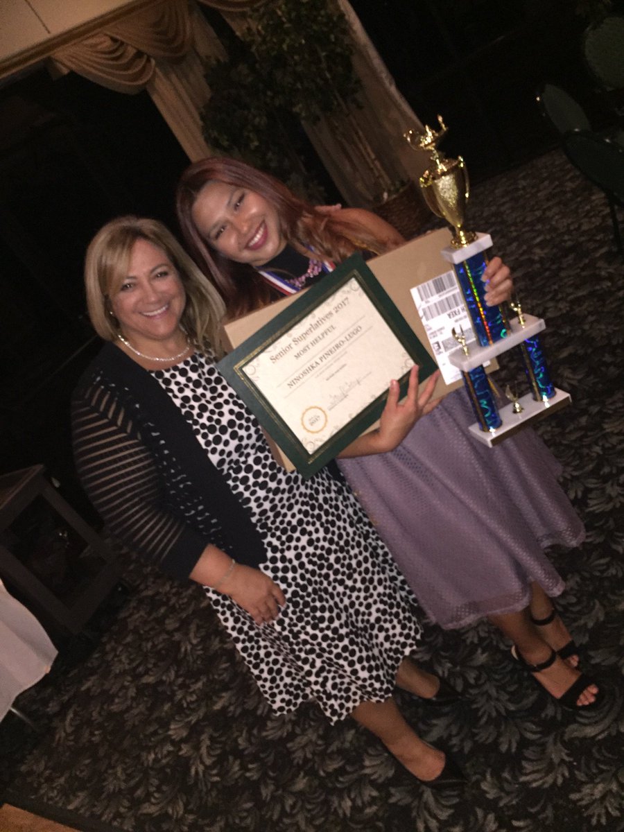 Elizabeth chardon tweet media