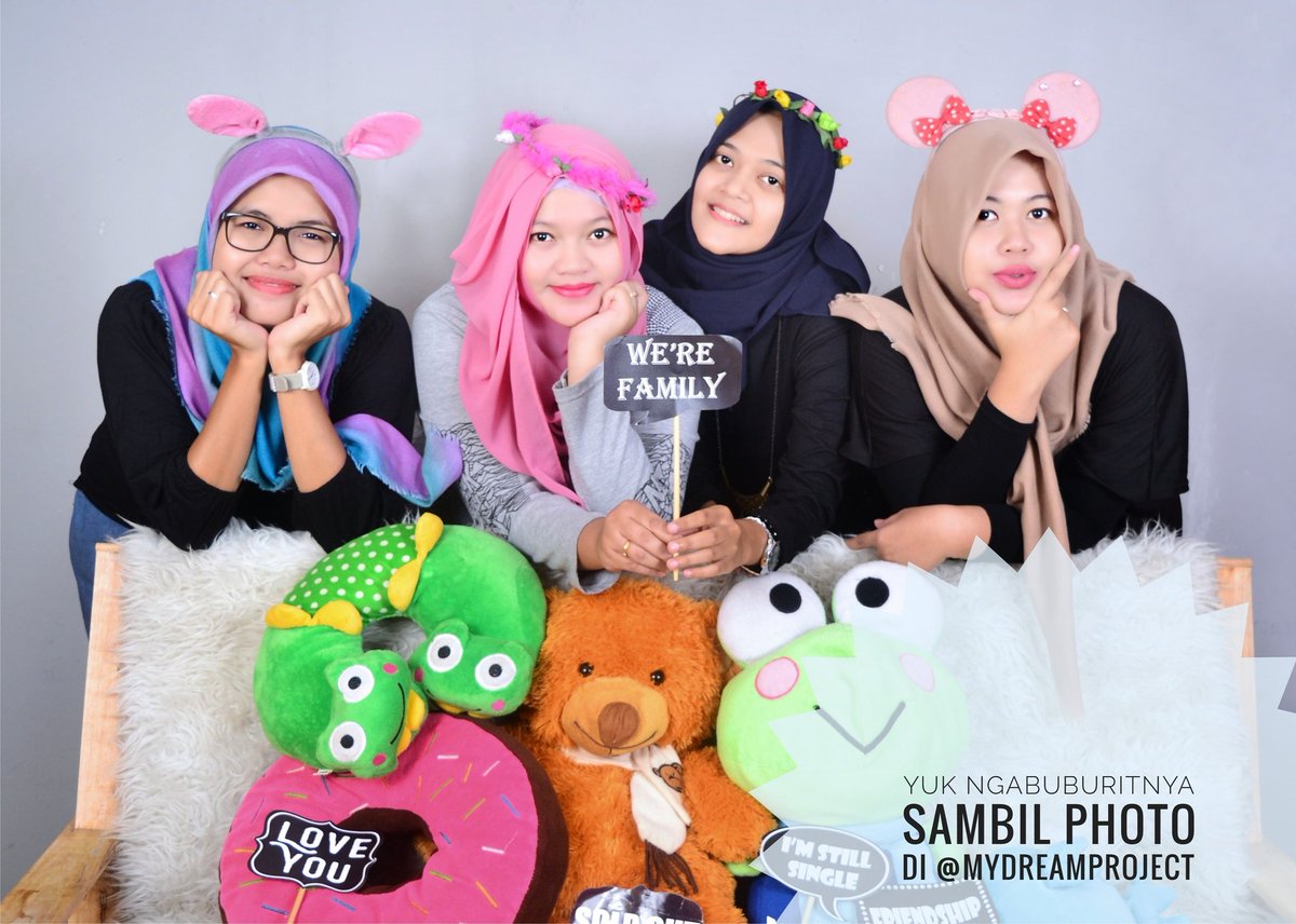 Yuk ngabuburit !
Hari ini buka sampe 4 yaaa.
#mydream 
#mydreamproject 
#photostudiosubang 
#photogroup
#ngabuburit
#subang