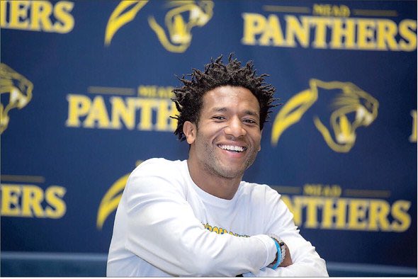 MeadHighSchool's tweet photo. He is a stud and epitomizes #PantherPride. Period. https://t.co/jP4tJyLE7d @SpokesmanReview https://t.co/WmYXHG0FY2