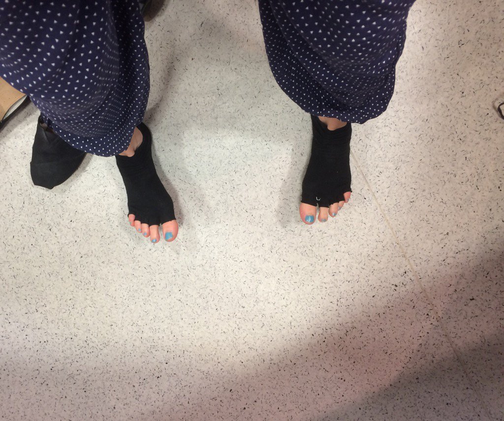 Vastaisku kolealle säälle. Varpaat esiin vaikka väkisin #ylehelsinki