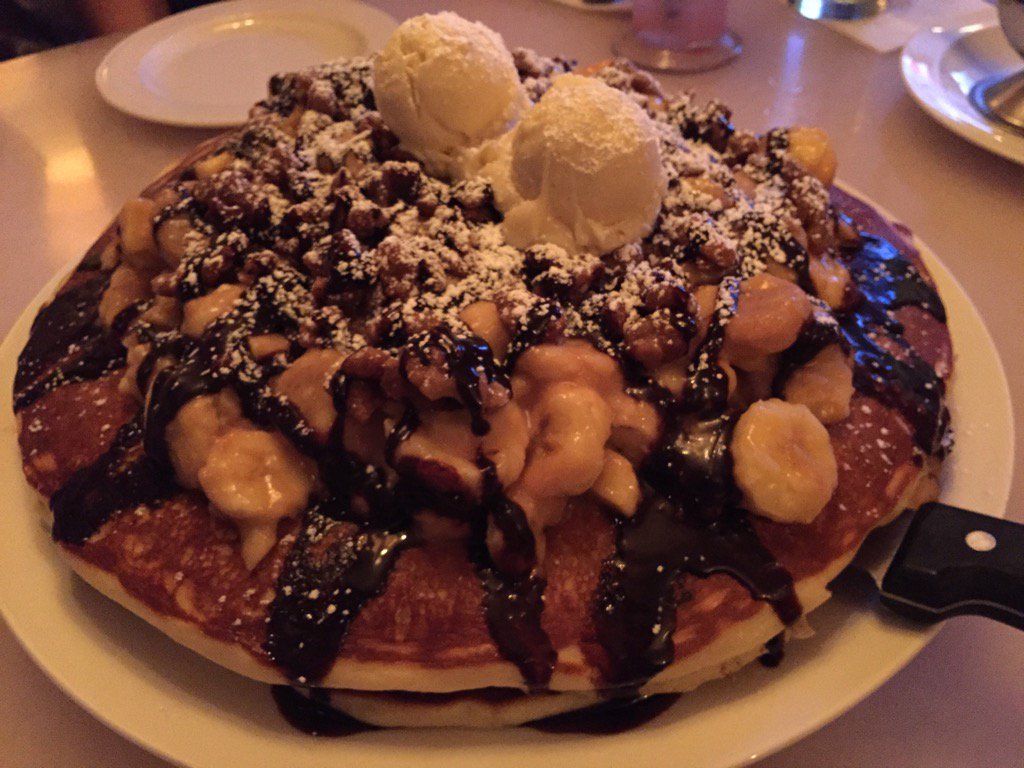 thegazman68's tweet photo. The MAC Daddy pancake. Finish it in a hr & u don't need to pay a cent. ๐ฑ #hawaii2014 https://t.co/fD0eEbkB4d