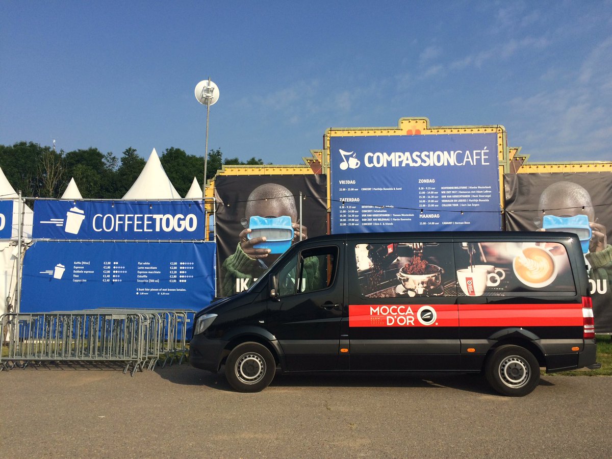 Geven om <a href="/compassion/">Compassion International</a> kinderen dat doe je samen! @moccador <a href="/earthwaternl/">Patrick de Nekker</a> <a href="/Earth_Coffee/">Earth Coffee</a> #pinksteren