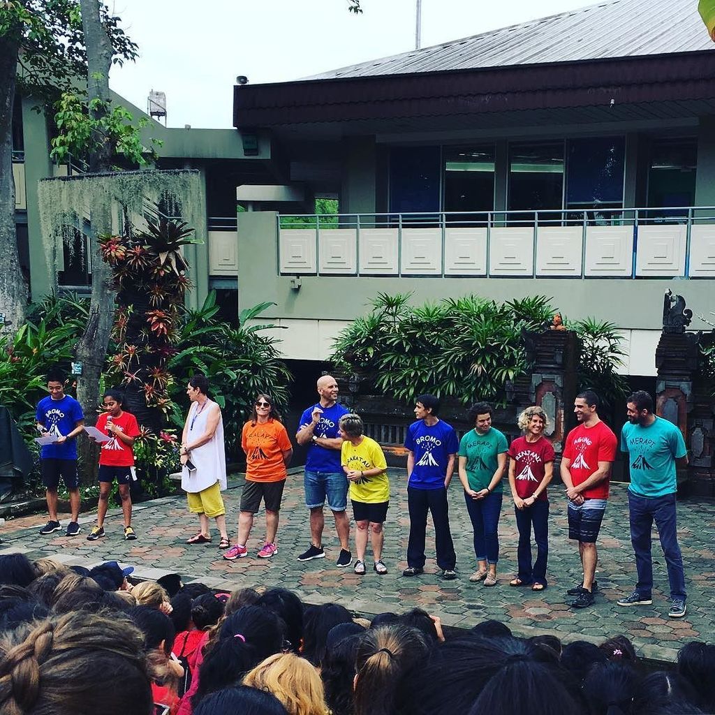 MSNagaNaga's tweet photo. Best of luck on your new adventure leaving teachers #jisedu #balistage #middleschool https://t.co/34mZzaY3CX https://t.co/nLh83p5UFs