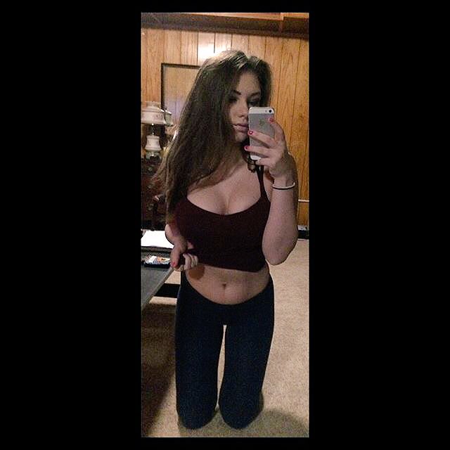 goddesskaties's tweet photo. Let me drain your wallet you slaves.🖕🏻
#paypig #paypigswanted #paypigs #paypal #finacialdomination #findom #findomme #sugarbaby #cashcows https://t.co/8HQBhY9uKh