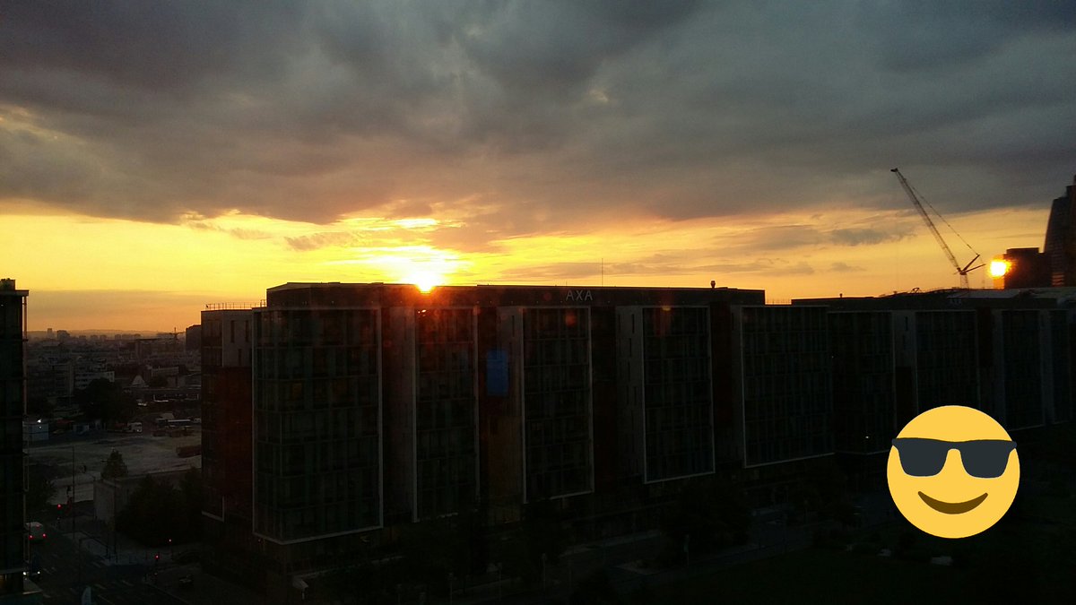 FabienneJude's tweet photo. Lever de soleil sur Nanterre Préfecture #GRDFIDF https://t.co/fhpSjofEZJ