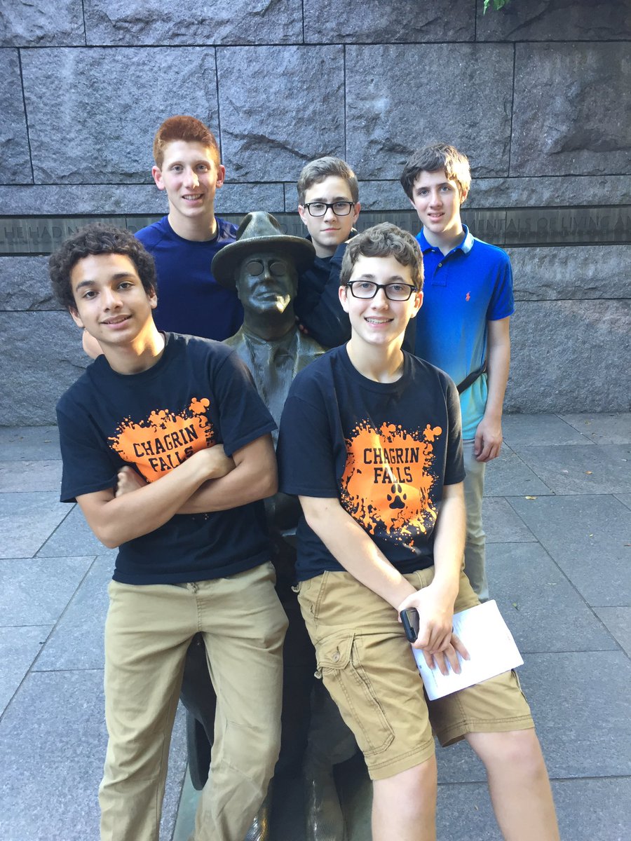 HINeSMnSTEM's tweet photo. Visiting FDR with all the classic #8thgradetrip poses. Even recreated my own! #CFinDC #CFEVS https://t.co/AiMvvD91Rf