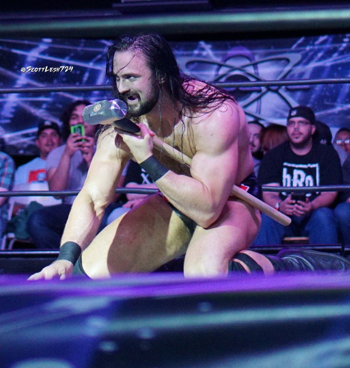 ScottLesh724's tweet photo. @DMcIntyreWWE #EVOLVE82 https://t.co/jiMm5KVPFF