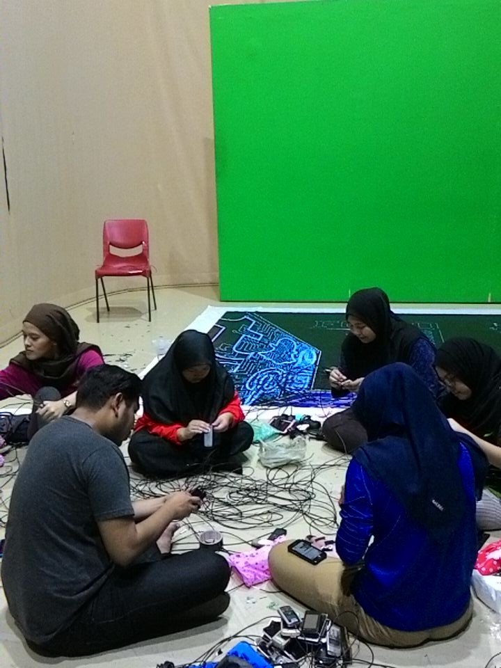 fomo_17's tweet photo. 020617 | LIVE UPDATE 
#installationproject #fomo17 #socialmediaawareness #developmentphase https://t.co/9ez5fFLwou