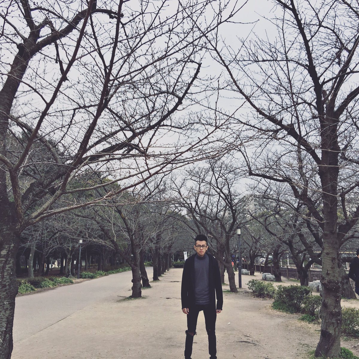Rex_law62's tweet photo. 我就静静的站在这里，
看你有什么话要对我说。

#ootd #bigday https://t.co/fVwEzSaxjI