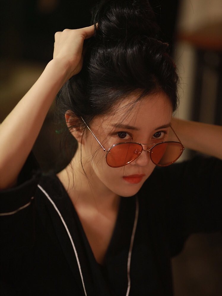 Thaiaraclub's tweet photo. Hyomin T-ara - What's My Name ? Photo jacket album #티아라 #내이름은 #WhatsMyName #효민 😎♠️♥️🃏 https://t.co/X38Sb6gOfN