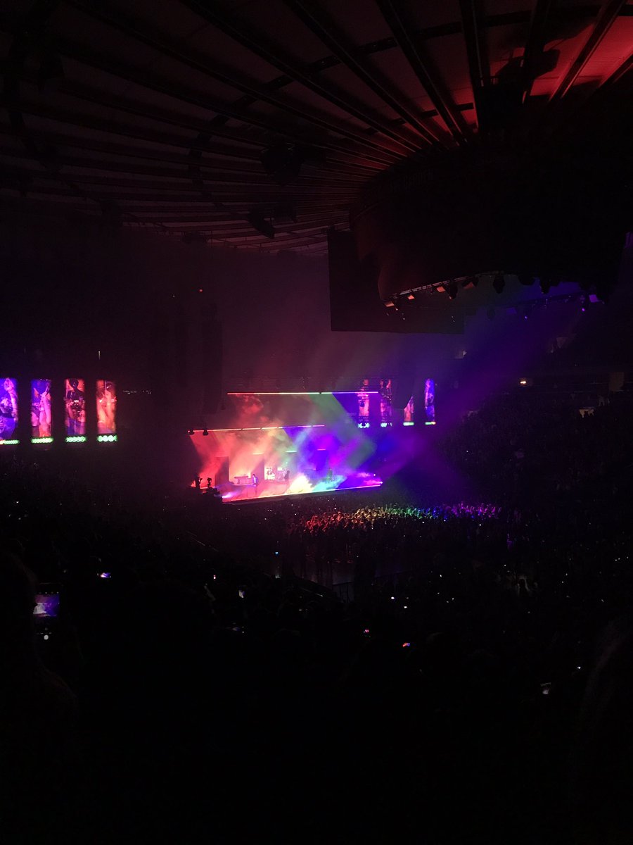 BhadddBhussy's tweet photo. Seriously thank you @Truman_Black @the1975 #1975MSG https://t.co/wjbx1m4zlo