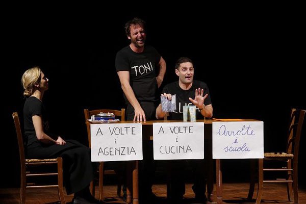 ViaCialdini's tweet photo. #Milano #TeatroElfoPuccini i vincitori #PremioHystrio, #GeppettoeGeppetto di #TindaroGranata https://t.co/LsG3KTZ2sG https://t.co/P4ShyohmzC